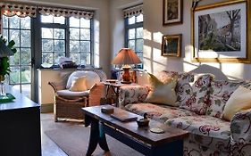 Riverside Lodge